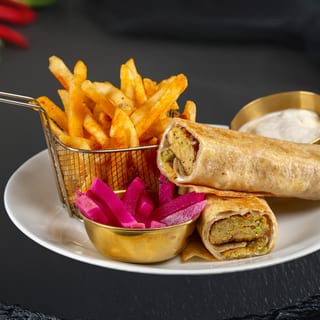 Falafel Mix Sandwich / ساندويش فلافل مشكل